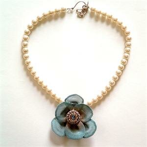 SARAH CAVENDER POPPY FLOWER NECKALCE ON 8mm PEARLS
