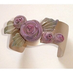SARAH CAVENDER WAVY CUFF WITH 3 ROSES and PLEATED LEAVES