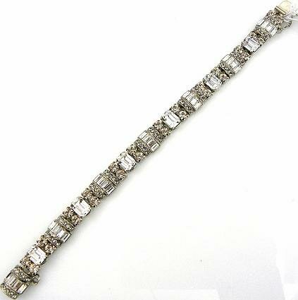 SORRELLI SNOW BUNNY SWAROVSKI CRYSTAL BRACELET
