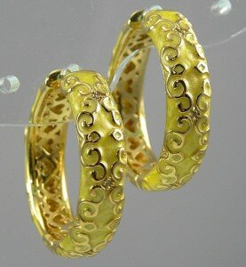 LAUREN G ADAM ENAMEL GOLD HOOP EARRINGS-YELLOW