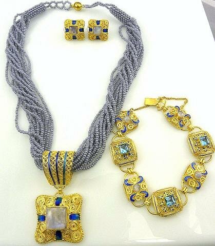 RAINBOW MOONSTONE SET BY BARBARA GARWOOD