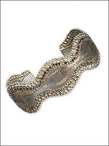 **SPECIAL ORDER**Sorrelli Black Ice Crystal Cuff