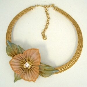 SARAH CAVENDER CAMELLIA ON MESH CHAIN NECKBAND WITH LEAVES and CENTER STONE