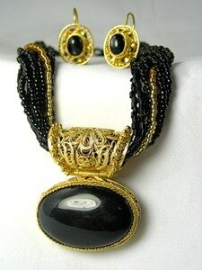 Onyx Oval Pendant on Beads with Earrings by Barbara Garwood